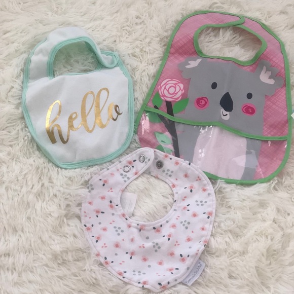 3 baby bibs - Picture 1 of 9